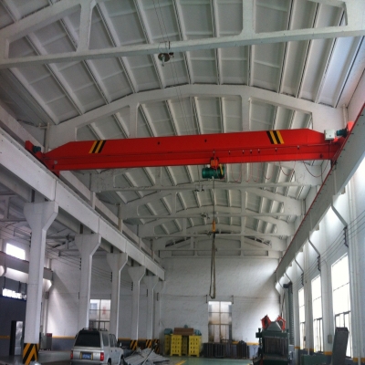 LXG型電動懸掛過軌起重機安裝完成